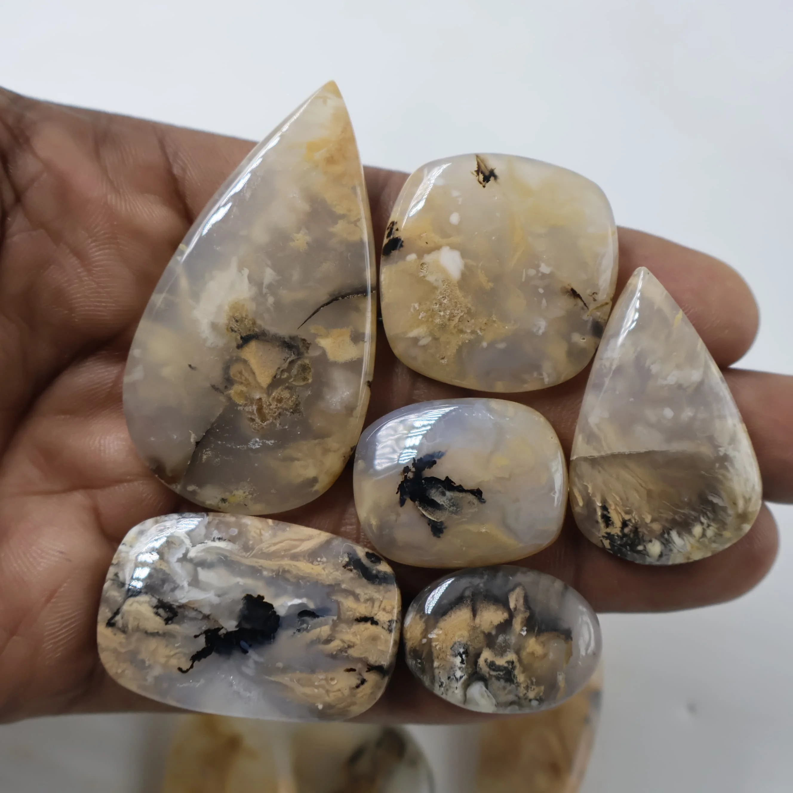 Calcedonio Dendritico (venduto come 'zircone') — Categoria AA - foto 1