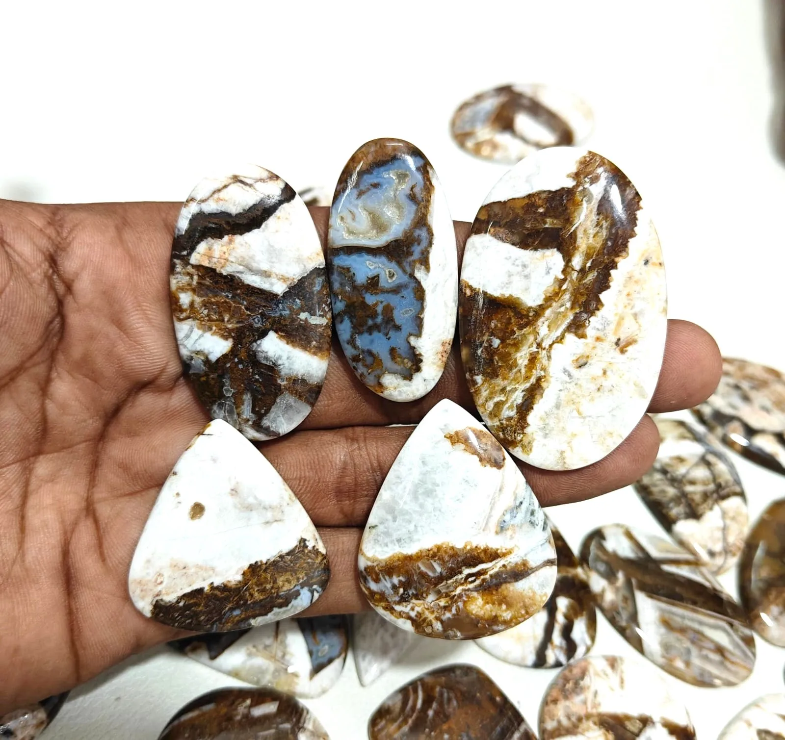 Wild Horse (magnesite con ematite) — Categoria AA - foto 1